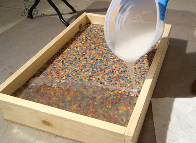 Что можно сделать из 1200 цветных карандашей? 