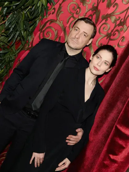 Юлия Снигирь и Евгений Цыганов вышли в свет с сыном Снигирь, Цыганов, Евгений, Леонова, пальто, Юлией, женой, посетили, Цыганова, Куприн, который, пасхальный, устроила, Шелягова, Виктория, ЯмаРанее, сериале, младшую, СнигирьИрина, поженилисьЕвгений