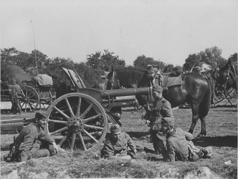 Трофейные немецкие 105-мм гаубицы на службе в РККА Трофейные немецкие 105-мм гаубицы на службе в РККА оружие