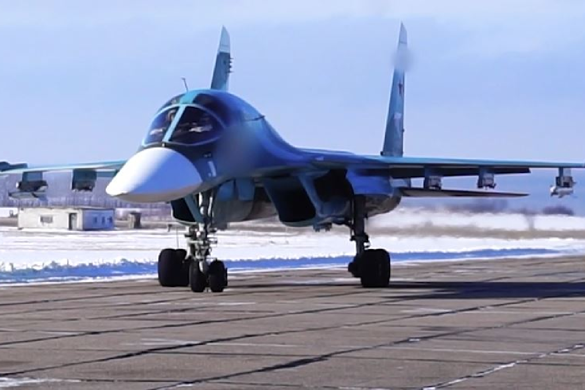 На Краснолиманском направлении экипажи Су-34 нанесли удар по опорному пункту и живой силе противника