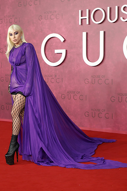 Сальма Хайек, Леди Гага, Джаред Лето и другие на премьере фильма "Дом Gucci" в Лондоне Красная дорожка