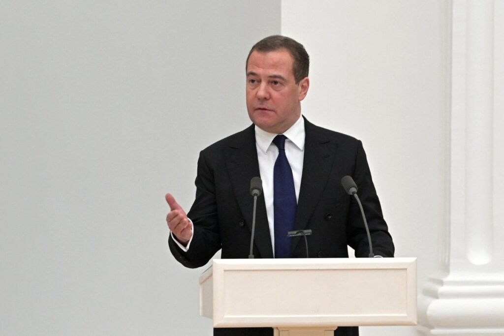 «Я их ненавижу»: Медведев объяснил, почему так резок в Telegram