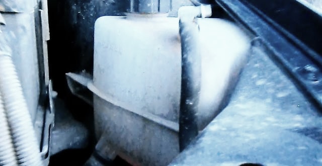 Что делать если потекли патрубки на Lada Kalina