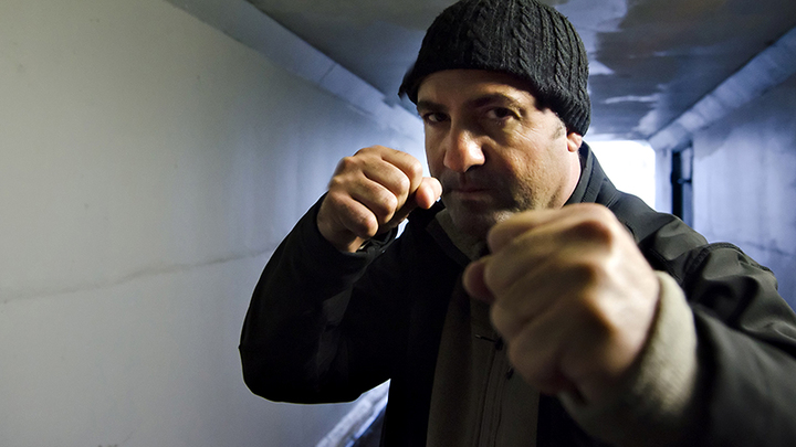 "ЧЕМОДАН – ВОКЗАЛ – БАКУ": РУССКИЕ ВПЕРВЫЕ ДАЛИ ЖЁСТКИЙ ОТВЕТ ЗА ОСКОРБЛЕНИЯ СТЕНДАПЕРУ