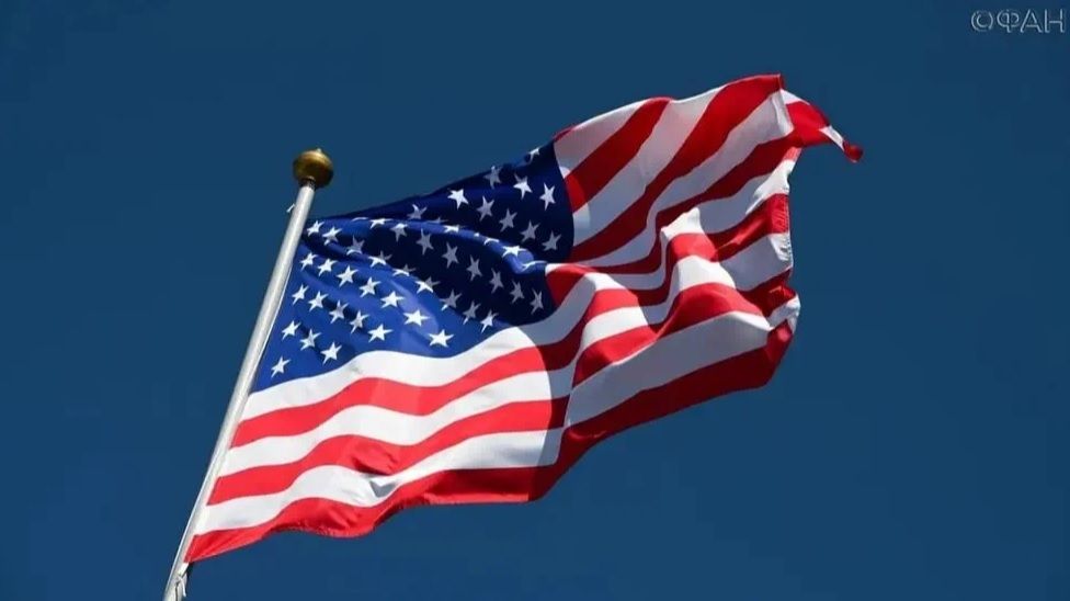 Генерал ВС США Кларк призвал НАТО вмешаться в ситуацию на Украине