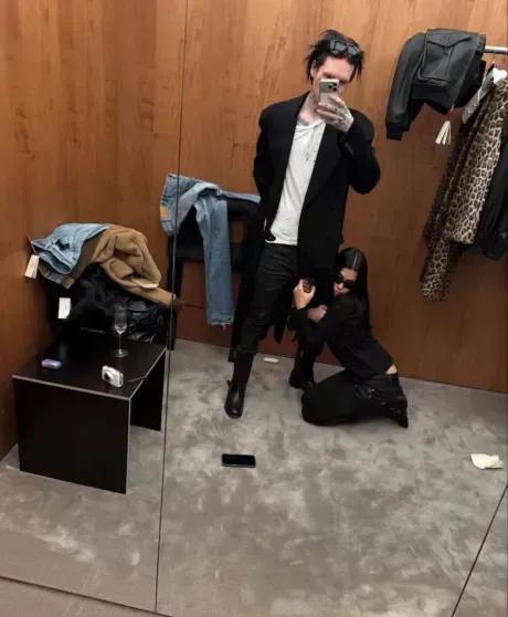 Падчерица Ивана Урганта снялась в белье, прикрывшись винтажной сумкой Chanel Кикнадзе, Эрика, Урганта, КикнадзеЭрика, Ургант, недавно, также, карьеру, Ивана, своей, сентябре, настоящее, Найнмайс, 9mice, музыкантом, романе, слухи, появились, модель, Sanchy