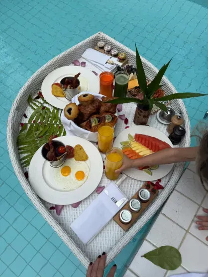 Круизы, бикини и выставки: где и как отдыхают Ксения Собчак, Кристина Романова с детьми, Виктория Лопырёва, Екатерина Климова и жена миллионера Инесса Шевчук Мухина, Ирина, дочерьюЕкатерина, Елена, Самойлова, Шевчук, Климова, Бондаренко, дочерьми, гуляет, Доронина, Инессы, Ксения, ШевчукФото, Кристина, Романова, ШевчукИнесса, Оксана, Расковалова, РомановаКристина