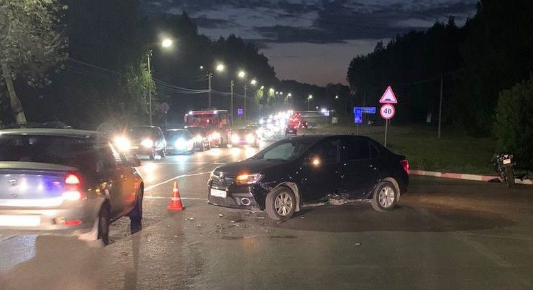 Один человек погиб при столкновении мотоцикла с иномаркой в Кирове Один человек погиб при столкновении мотоцикла с иномаркой в Кирове Происшествия