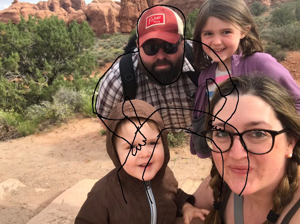 Оптическая иллюзия с исчезнувшими ногами отца обескуражила интернет Оптическая иллюзия с исчезнувшими ногами отца обескуражила интернет