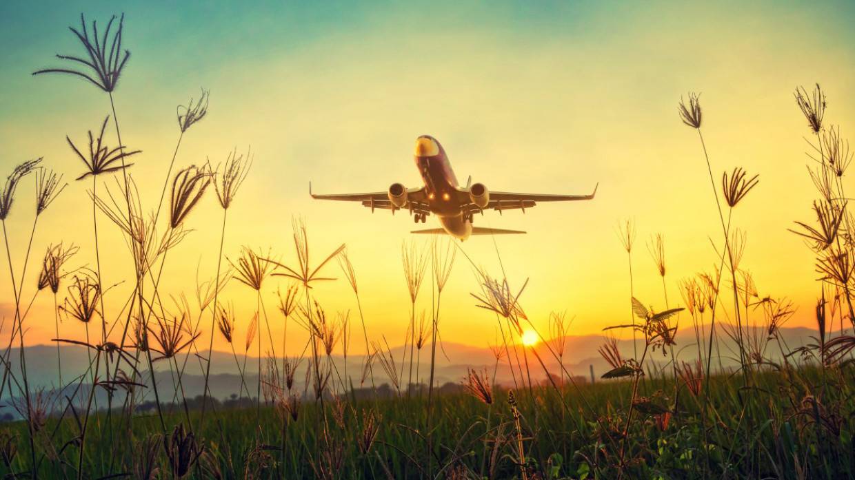 Пассажиров аэропорта Южно-Сахалинска экстренно эвакуировали из-за сообщений о бомбе