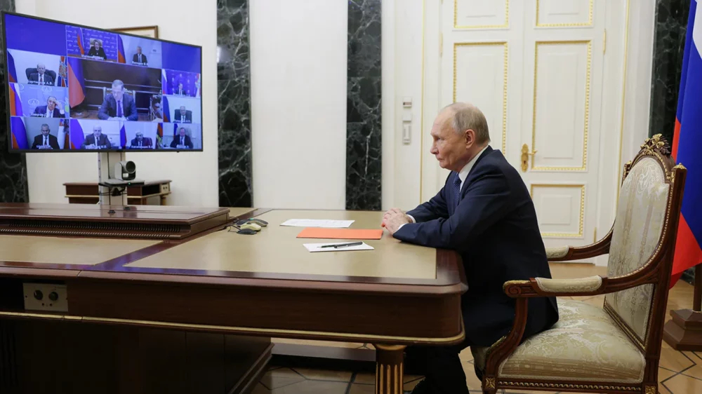 Путин провел первое совещание с Совбезом после назначения Шойгу на новый пост