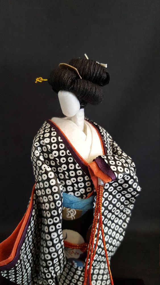 Бумажная скульптура: японские красавицы из васи