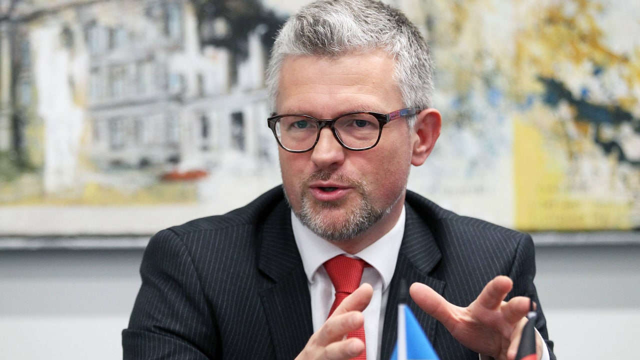 Чувствует себя вольготно: политолог Мезюхо о невозможности выдворить Мельника из ФРГ