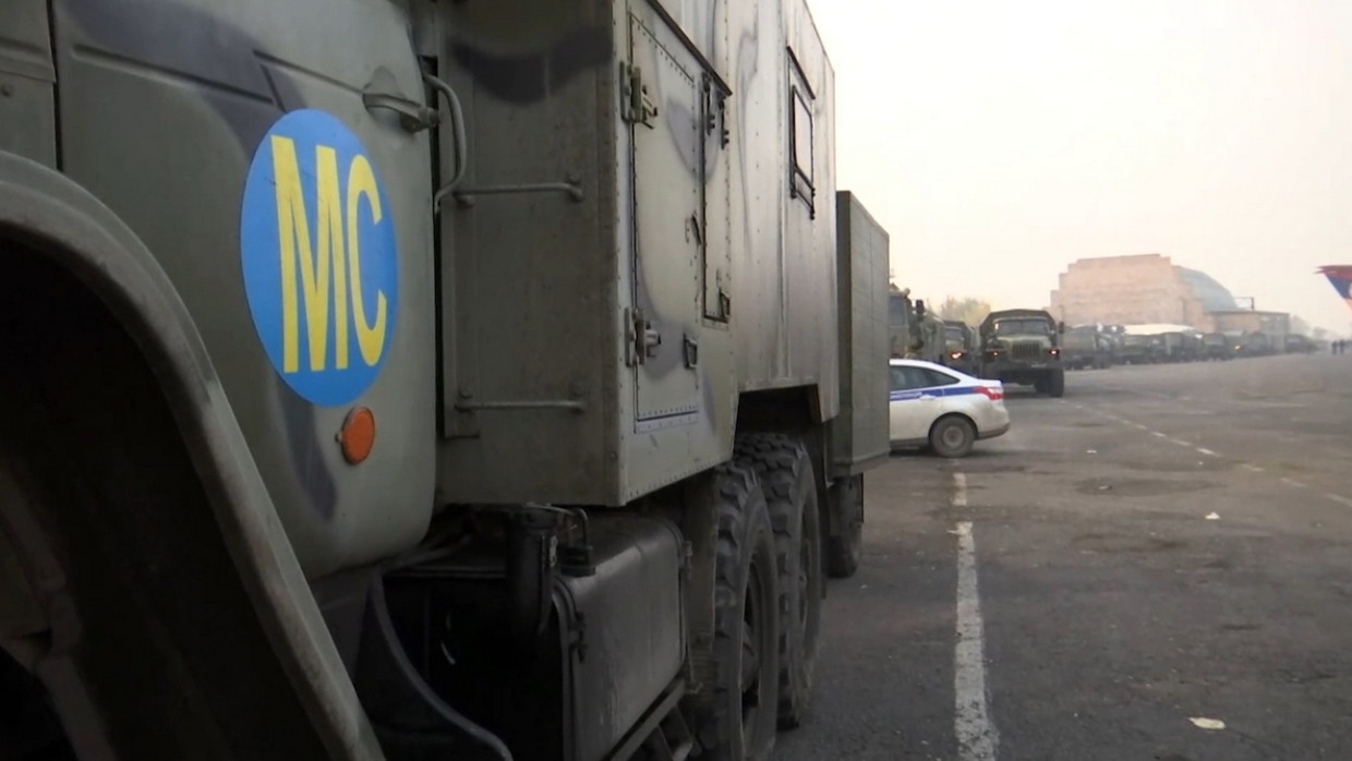 Россия доставила 100 тонн гуманитарной помощи в Нагорный Карабах
