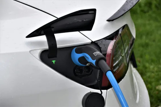В Японии электрокары Mazda начнут заряжать с помощью разъёма NACS от Tesla