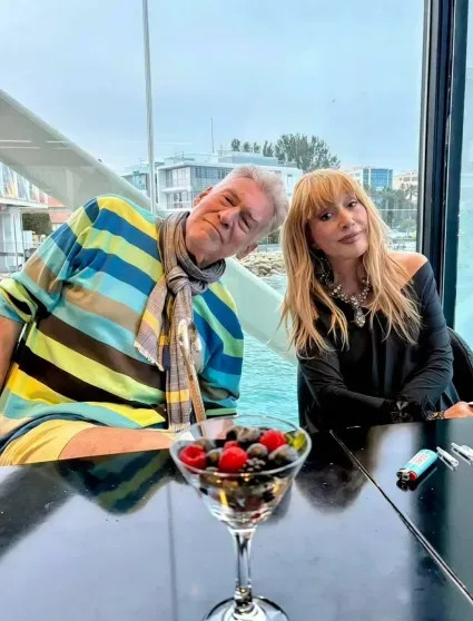 Алла Пугачёва и Артемий Троицкий* встретились в Лимасоле Пугачёва, Артемий, семьёй, Галкин, которая, журналист, Троицкий, живёт, Гордеевой, Екатерине, интервью, большое, Напомним, время, которого, сейчас, называют, новым, крашем, поженились