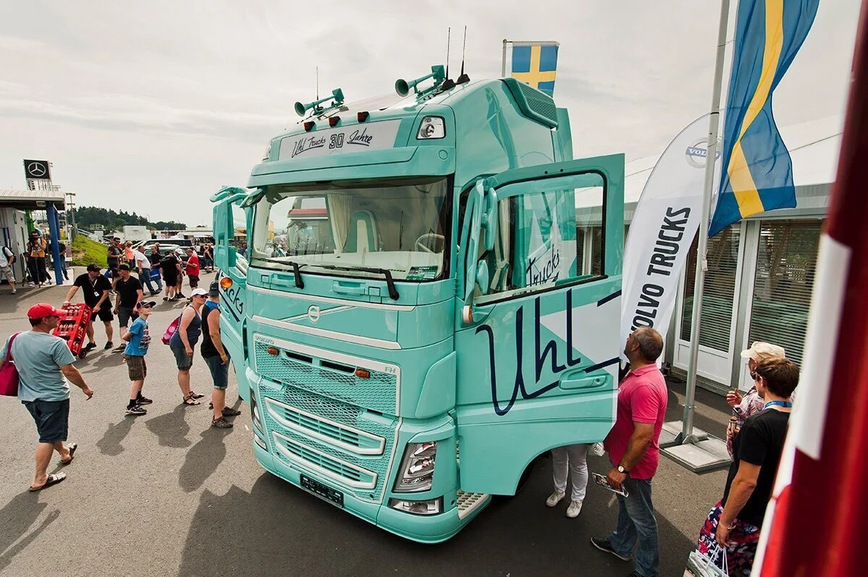 Шикарный тюнинг Volvo FH540 к 30-летнему юбилею компании 