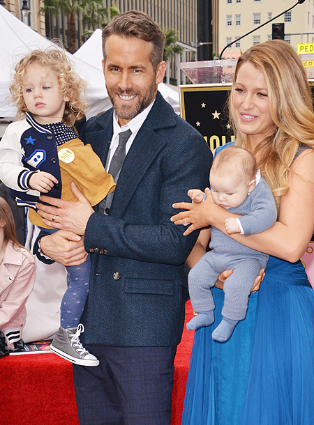 Тейлор Свифт действительно рассекретила имя младшей дочери Блейк Лайвли и Райана Рейнольдса Тейлор Свифт действительно рассекретила имя младшей дочери Блейк Лайвли и Райана Рейнольдса Звезды,Новости о звездах