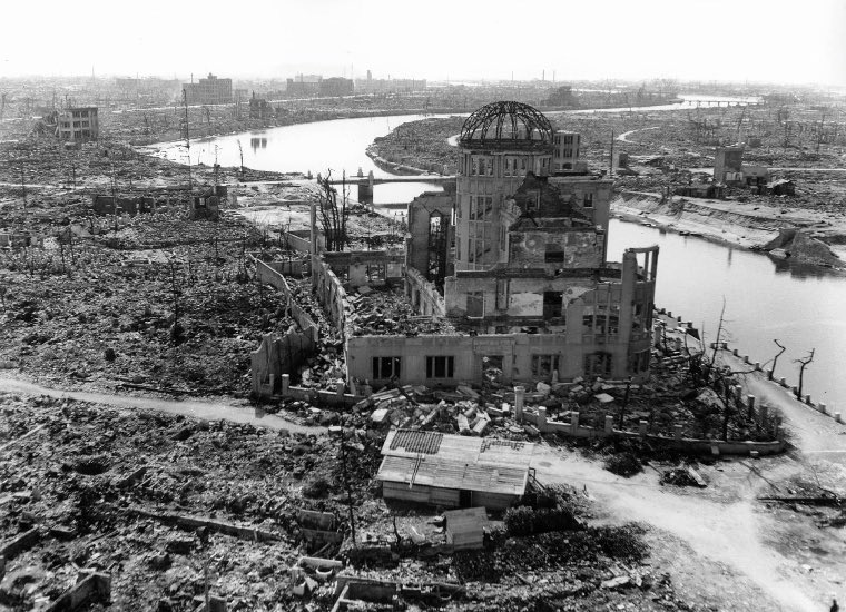 Некто бросил атомные бомбы на Японию. Но мы не скажем кто Некто бросил атомные бомбы на Японию. Но мы не скажем кто