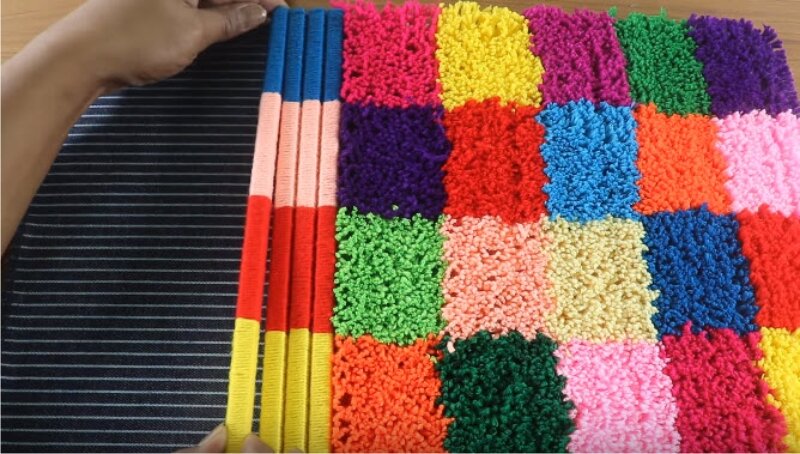 Пушистый коврик для ванны: просто намотать нитки, отрезать и готово пряжу, Можно, нитки, рейки, коврик, разрезаем, автор, который, сделать, основе, плотно, CraftНаматываем, основы, можно, посредине, рейку, плотной, отрезок, цветов, коврика