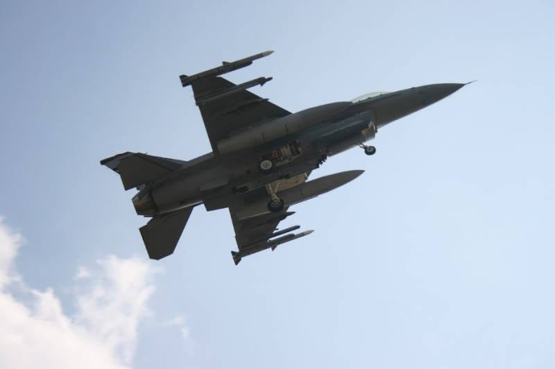 Истребитель F-16: насколько хороший самолет в скором времени может получить Украина ввс