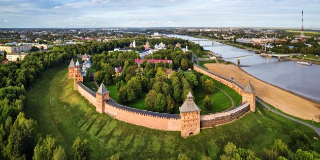 15 завораживающих мест России, которые обязательно нужно увидеть вживую можно, область, Эльтон, видов, горный, Эльбрус, когда, Лучшее, Свияжск, ЮНЕСКО, наследия, Всемирного, курган, природой, время, Мамаев, Куршская, берегу, место, является