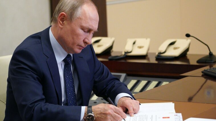 Путин подписал указ о назначении Сергея Бердникова послом России в Либерии