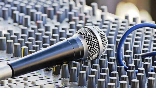 Микрофон, архивное фото