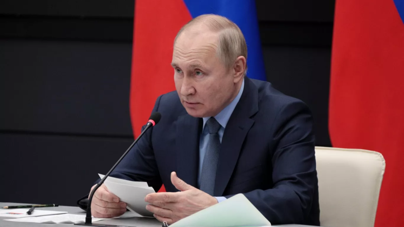 Путин поручил изучить вопрос о противодействии информугрозам в интернете