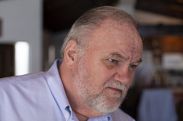 В сеть попала переписка принца Гарри с отцом Меган Маркл: "Том, мы с Мег не злимся на вас" В сеть попала переписка принца Гарри с отцом Меган Маркл: "Том, мы с Мег не злимся на вас" Монархии