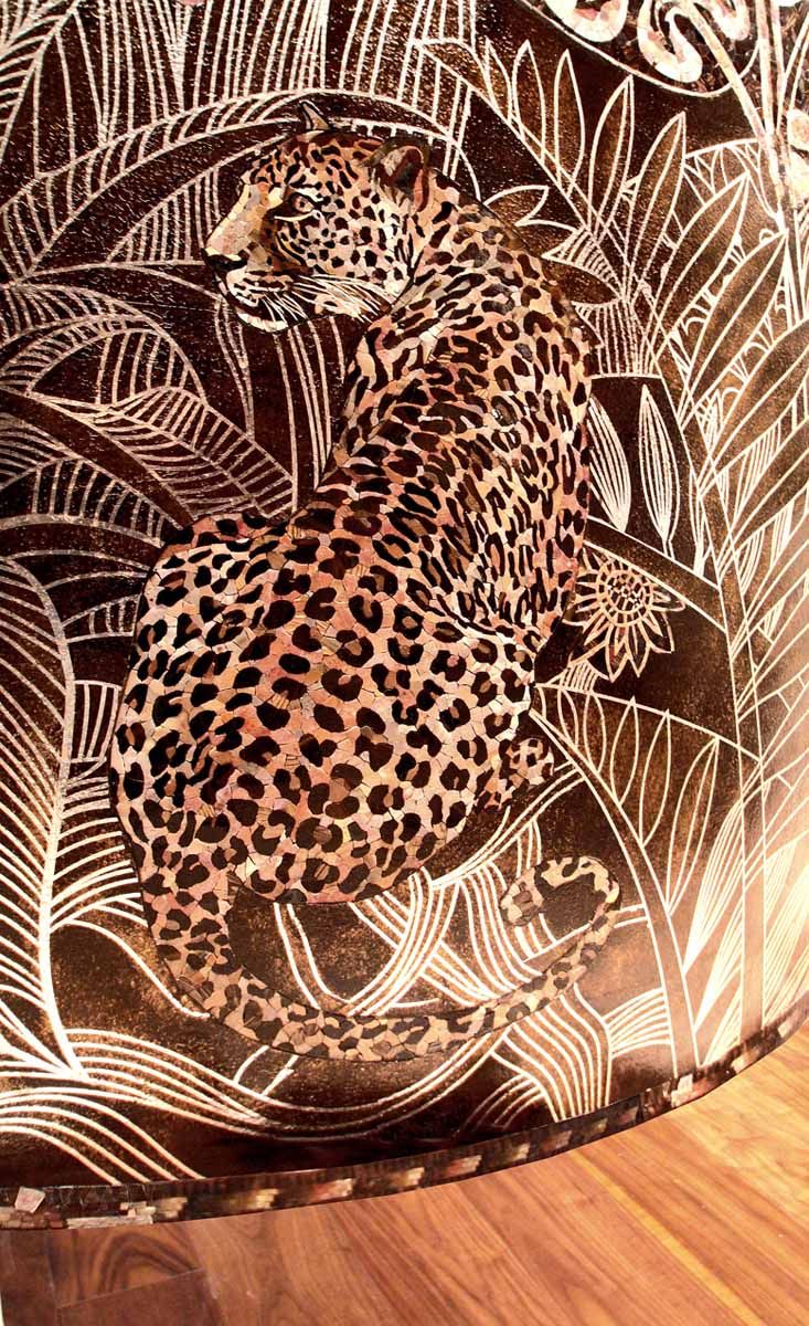 Художественно-мозаичная композиция Джунгли <I>Мозаика интегрированная в плоскость декоративной штукатурки с золочением и росписью</I> 2