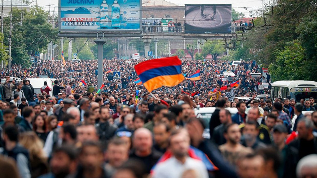 Показать событие. Кризис в Армении. Политический кризис в Армении. Митинги в Армении. Демократия в Армении.