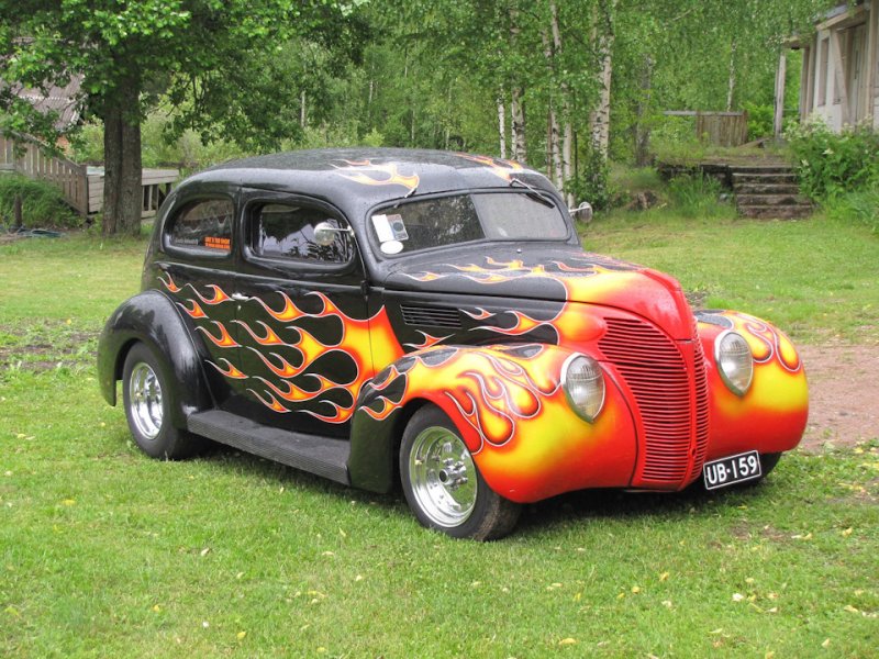 FORD 1939 года в таком вот хот-род раскрасе. встреча, олдтаймер