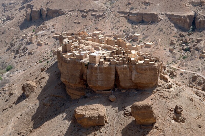 Йемен: города и деревни на камне Хадрамаут, плато, несколькими, является, кирпича, западе, сырцового, домов, десятилетия, последние, Даван, метров, части, Йемена, сухими, высоту, город, Шибам, который, также
