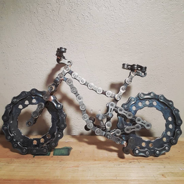 Металлические скульптуры из старых велосипедных цепей вдохновляемся,креатив,скульптура