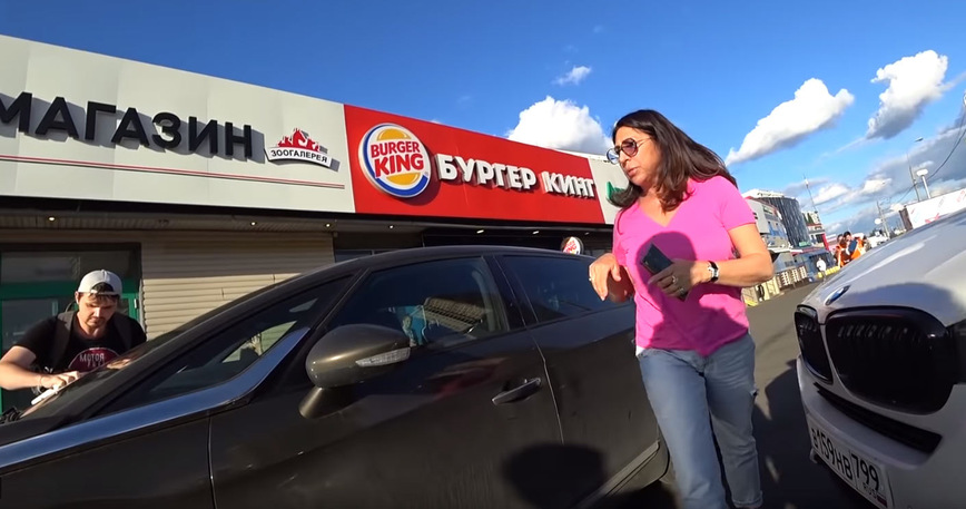 «Дали мне все ваши документы!» Очередная неадекватная женщина против СтопХама «Дали мне все ваши документы!» Очередная неадекватная женщина против СтопХама автомобили,на злобу дня,ПДД парковка