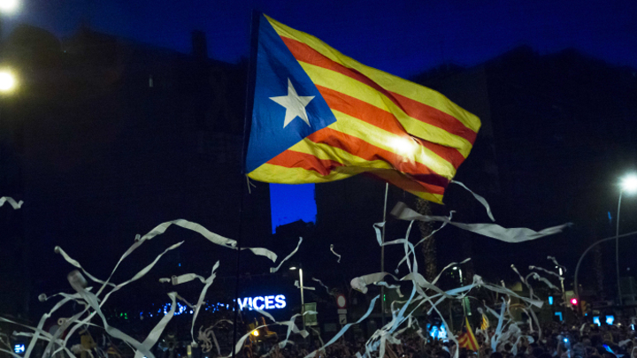 13 лет за референдум: Почему каталонских сепаратистов так сурово наказали геополитика