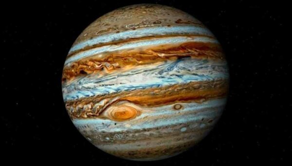  Гигантская планета Юпитер. Источник фото: https://spacegid.com/wp-content/uploads/2018/04/YUpiter-----gigantskaya-planeta-solnechnoy-sistemyi.jpg
