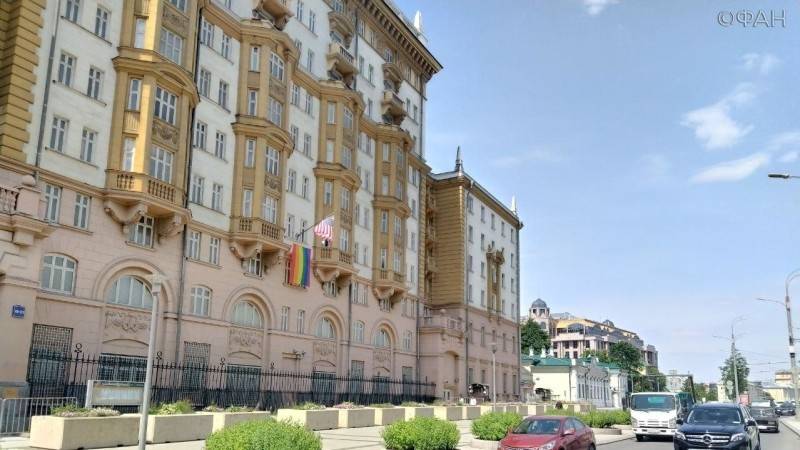 Посольство США призвало живущих в России американцев готовиться к ЧС