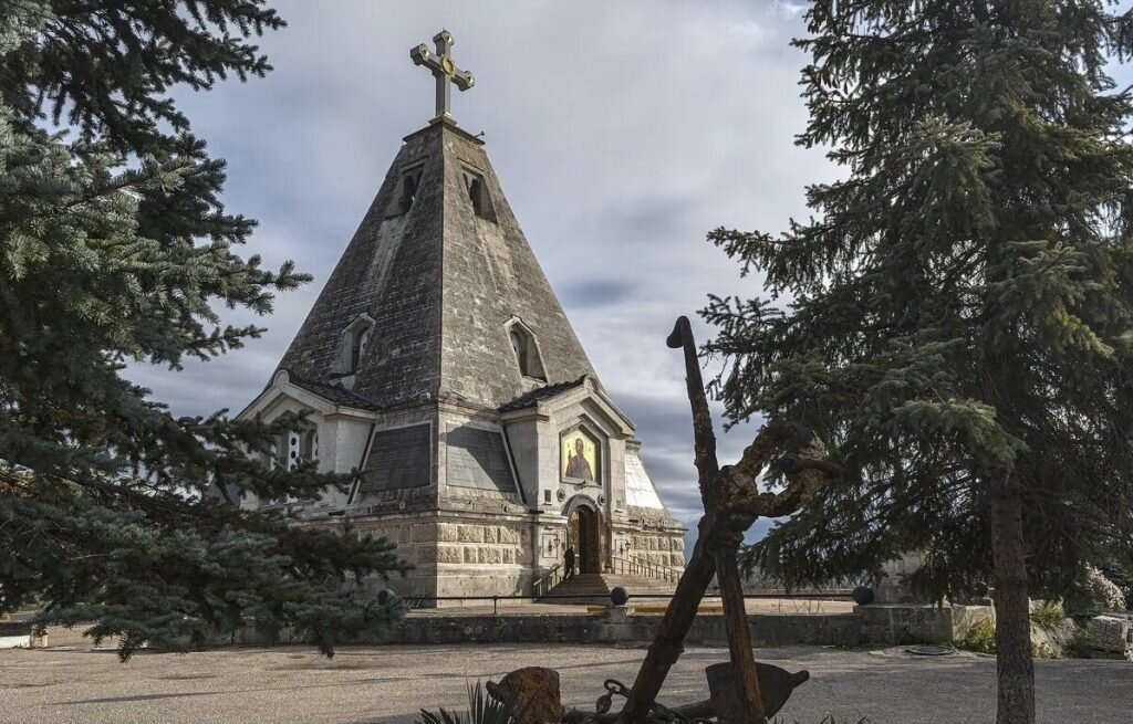 Свято-Никольский храм-памятник в Севастополе