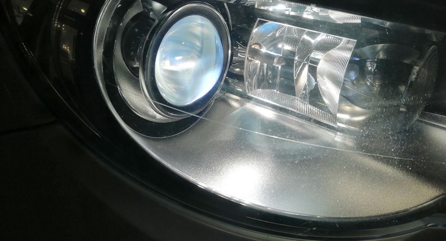 «Умные фары» — как работает система адаптивного освещения в автомобиле Автомобили