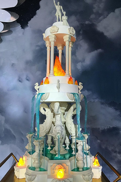 Торт-люстра, торт-облако и другие самые впечатляющие свадебные торты знаменитостей Торт-люстра, торт-облако и другие самые впечатляющие свадебные торты знаменитостей хроника, звезды, торты