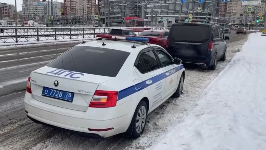 В Петербурге пьяный водитель Maybach пытался откупиться от инспектора за 2 тыс. рублей