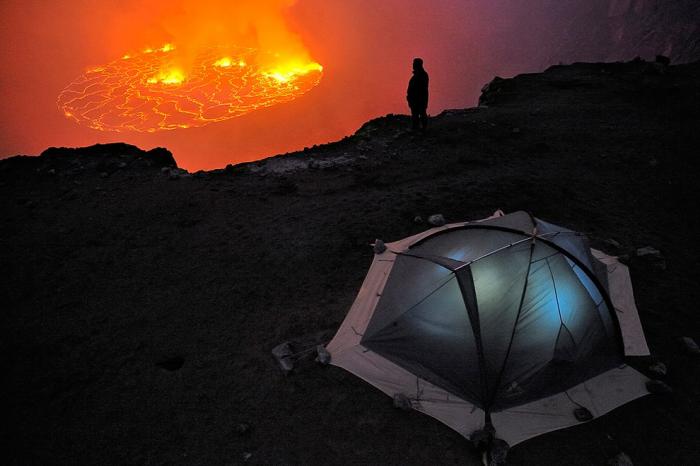 Захватывающие сюрреалистичные фотографии вулкана Ньирагонго природа