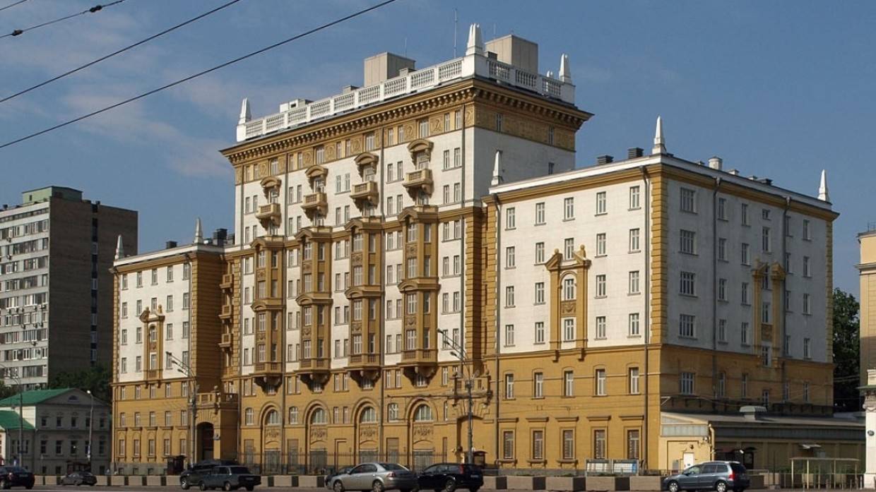 Политолог Сатановский: США «затроллили» Польшу решением о выдаче россиянам виз в Варшаве