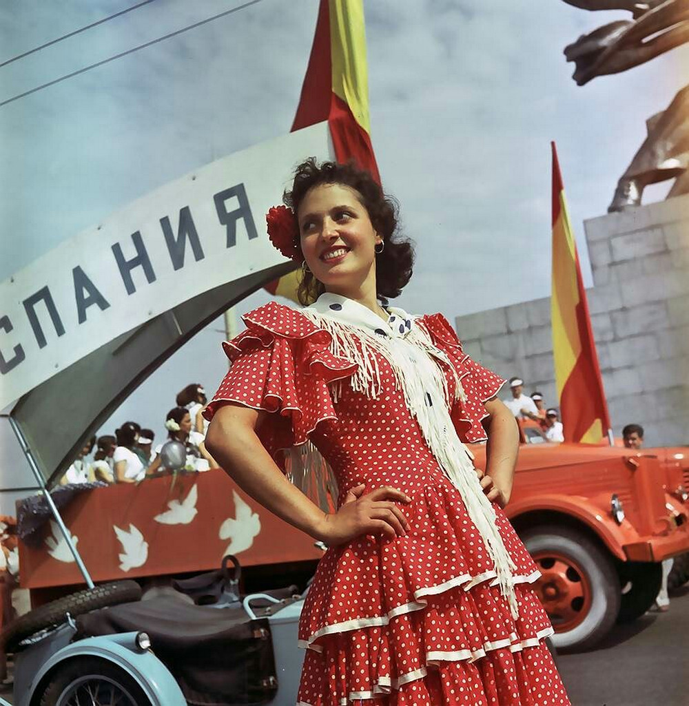 festival molodezhi studentov Moskva 1957.jpg 2