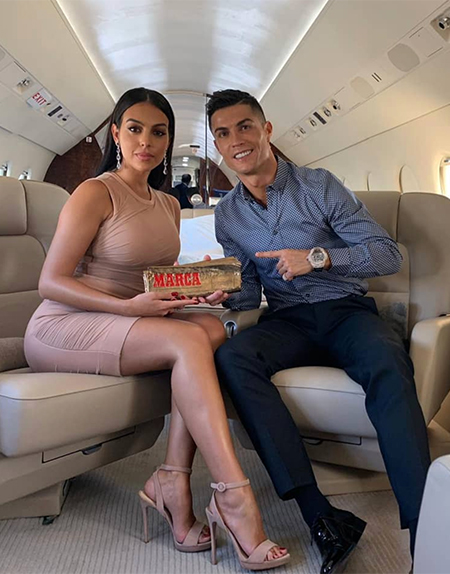 У Криштиану Роналду 200 миллионов подписчиков в Instagram: какие фото помогли ему установить рекорд и сколько он на этом зарабатывает У Криштиану Роналду 200 миллионов подписчиков в Instagram: какие фото помогли ему установить рекорд и сколько он на этом зарабатывает Звезды,Новости о звездах