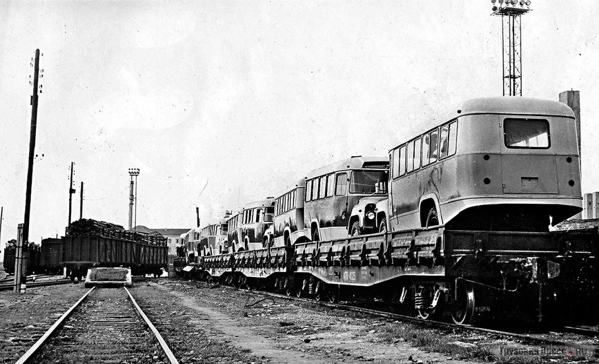 10 фотографий с грузовиками и автобусами времен СССР 10 фотографий с грузовиками и автобусами времен СССР авто,авто и мото,автоновости,НОВОСТИ,Россия