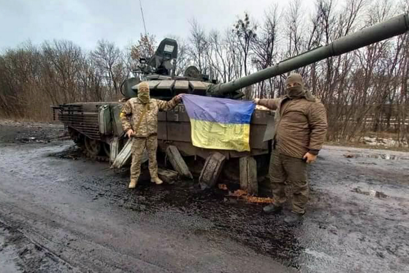 Ситуация на фронте сейчас видео. Украинская армия. Украинская Военная техника. Подбитая бронетехника ВСУ.