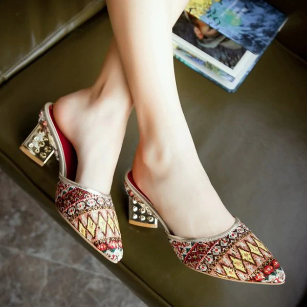 Едем на море: самые модные шлепанцы 2019 года 